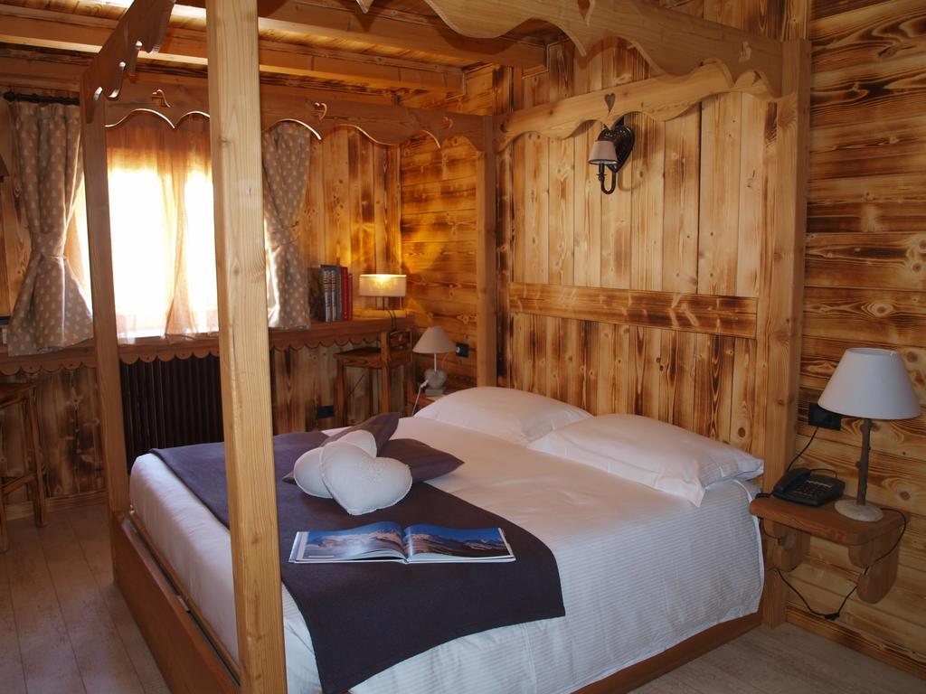 Hotel Letterario Locanda Collomb La Thuile Cameră foto
