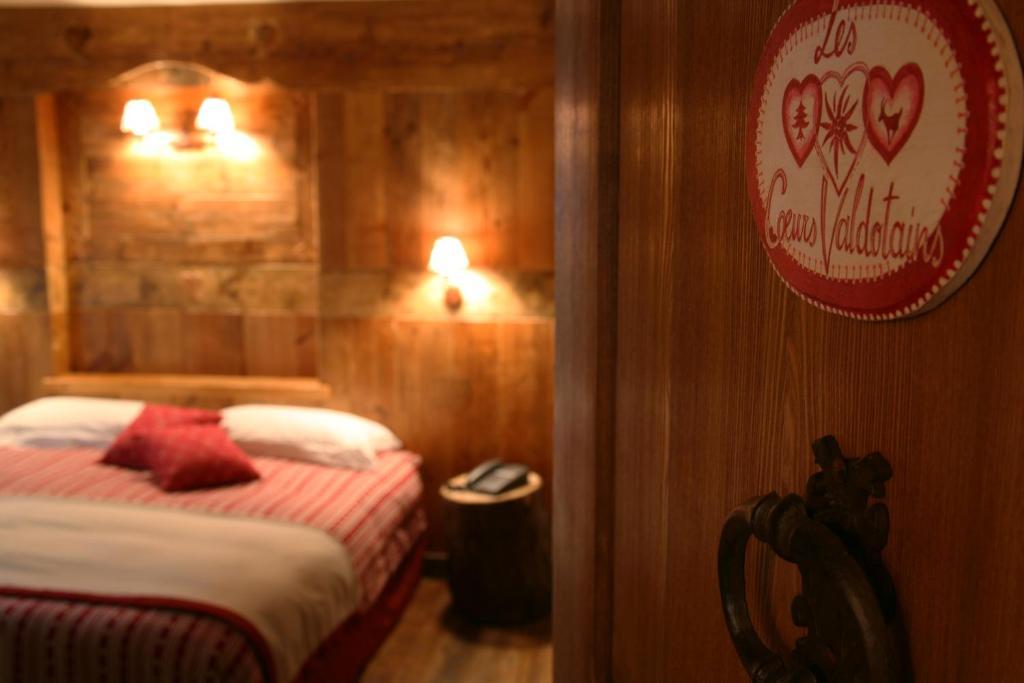 Hotel Letterario Locanda Collomb La Thuile Cameră foto