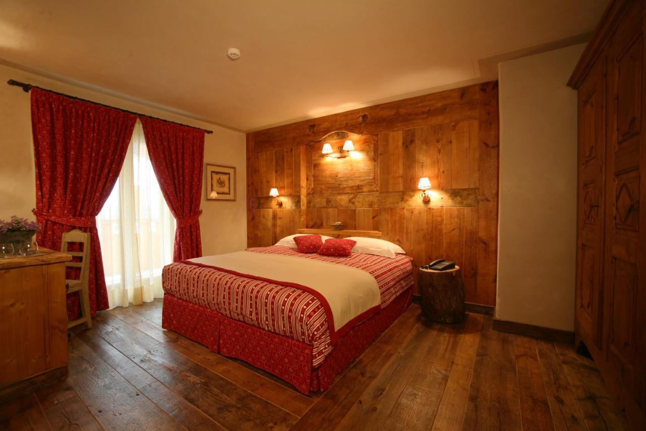 Hotel Letterario Locanda Collomb La Thuile Cameră foto